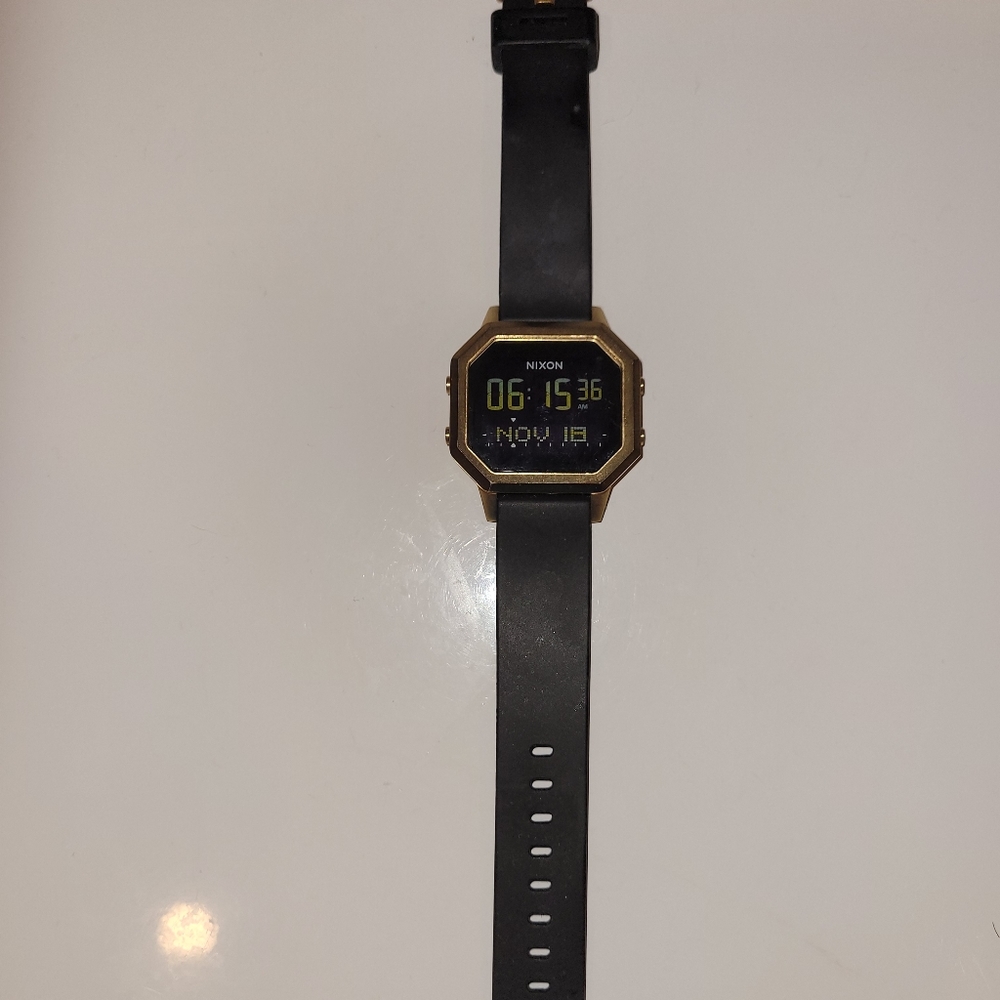 Nixon digital watch